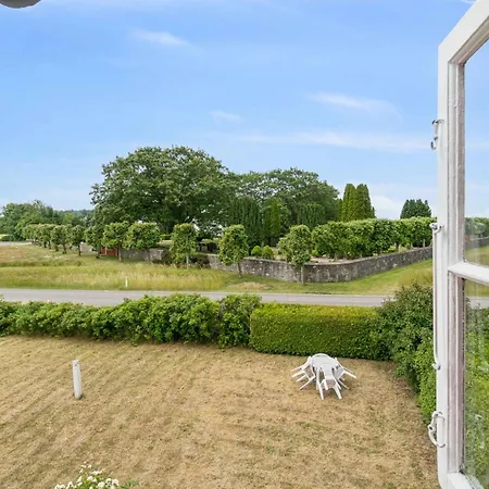 Family Near Beach, Town And Nature Holiday home Svaneke