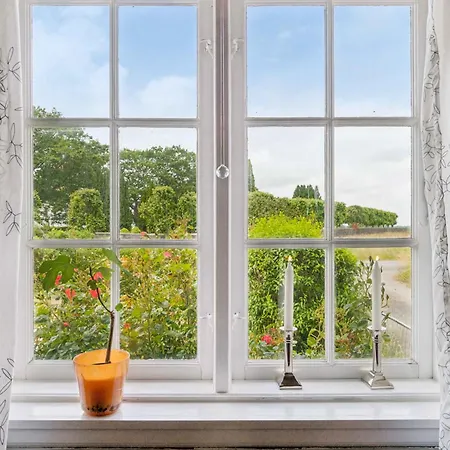 Family Near Beach, Town And Nature Holiday home