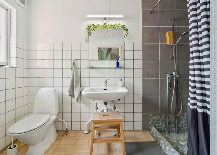 Family Near Beach, Town And Nature Feriehus Svaneke